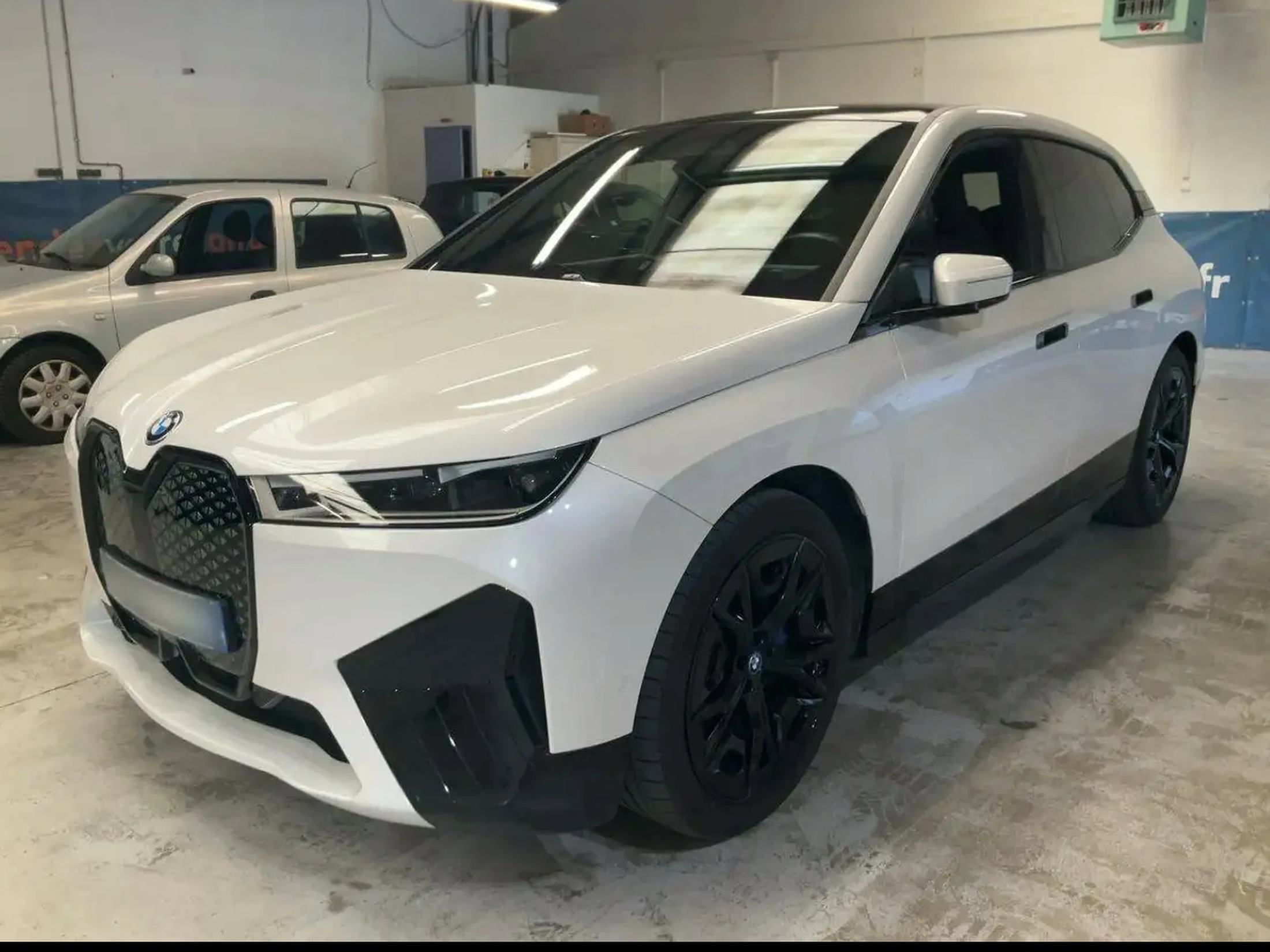 BMW iX