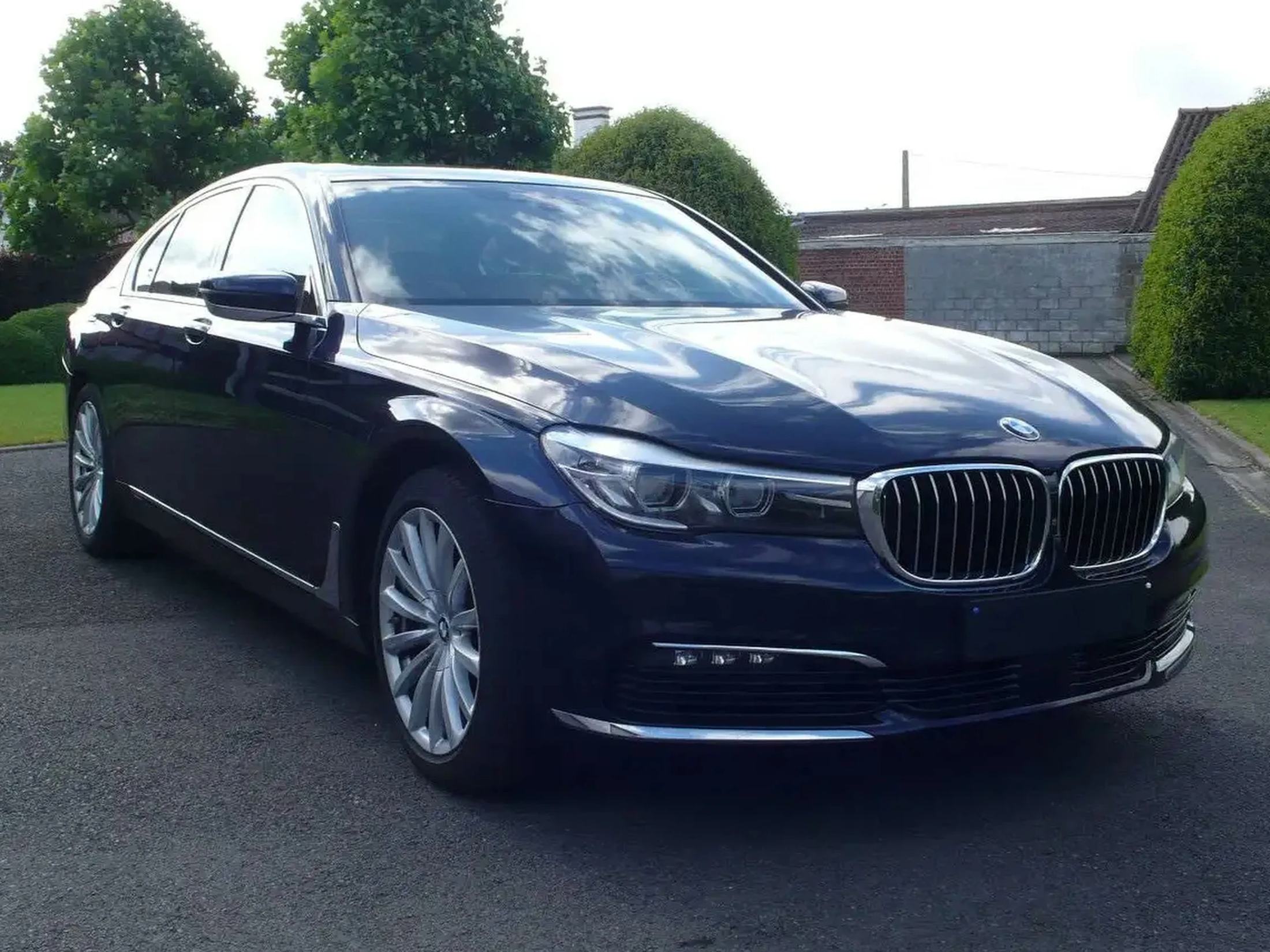 BMW 730