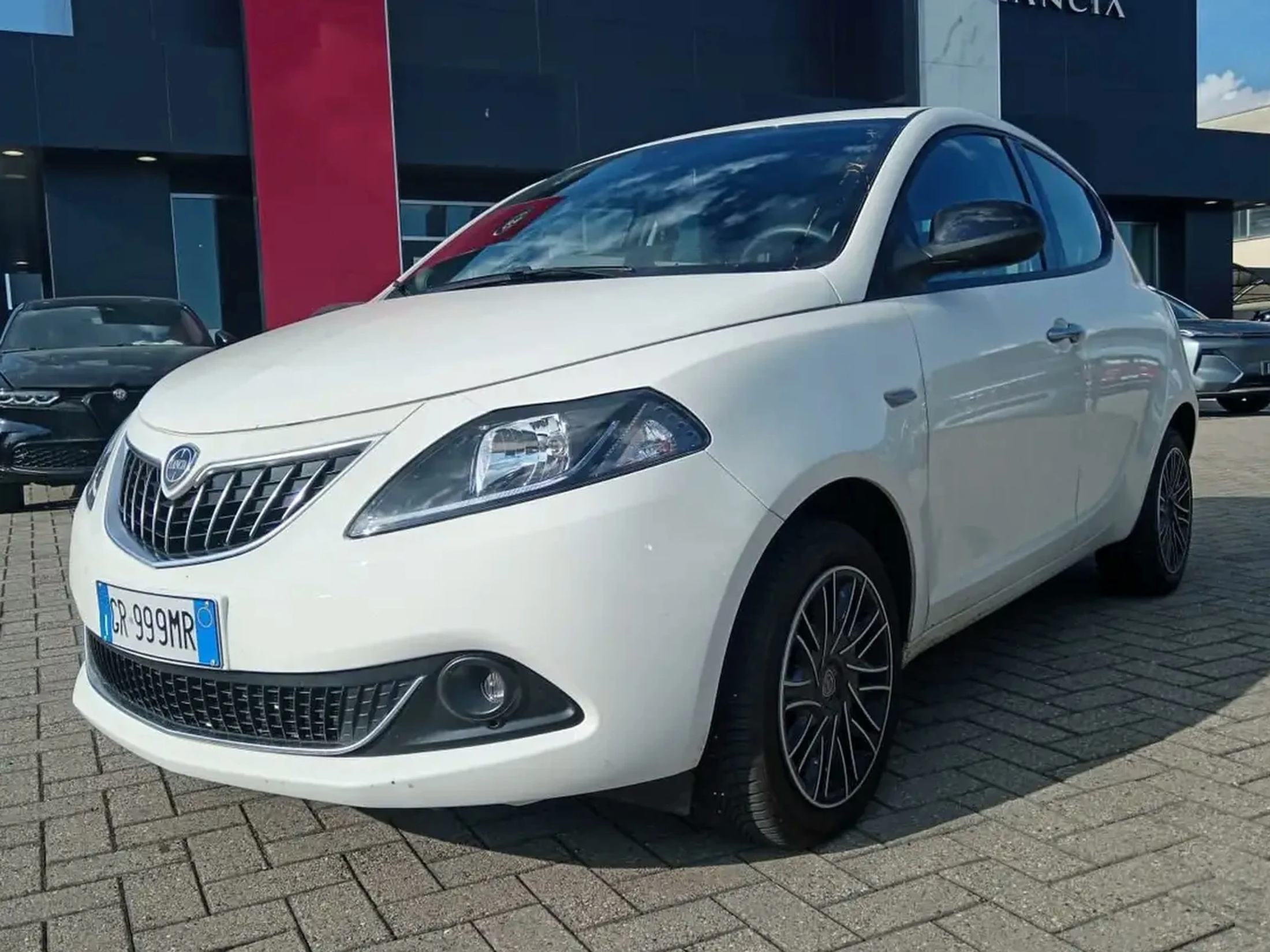 Lancia Ypsilon