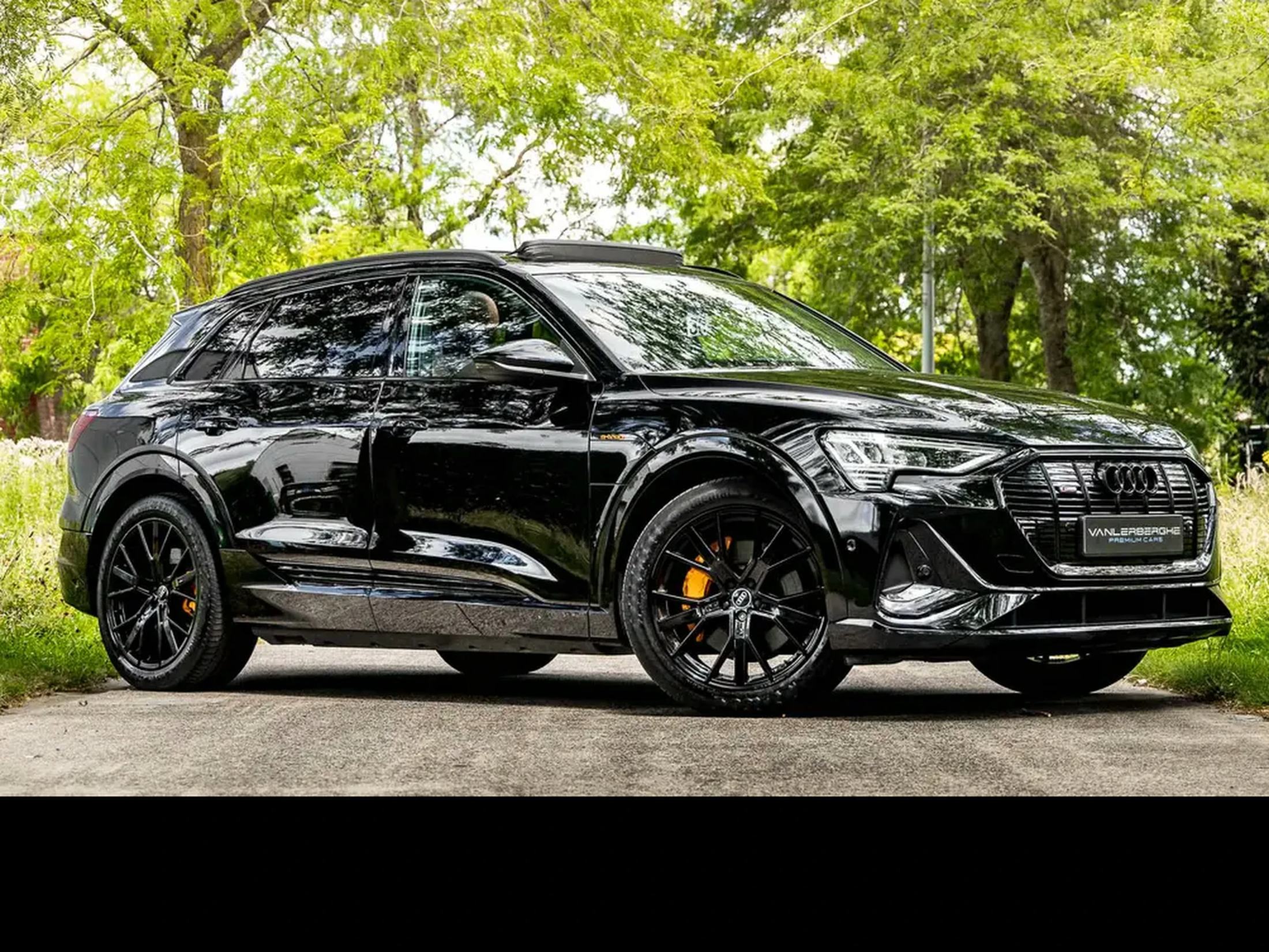 Audi e-tron e-tron