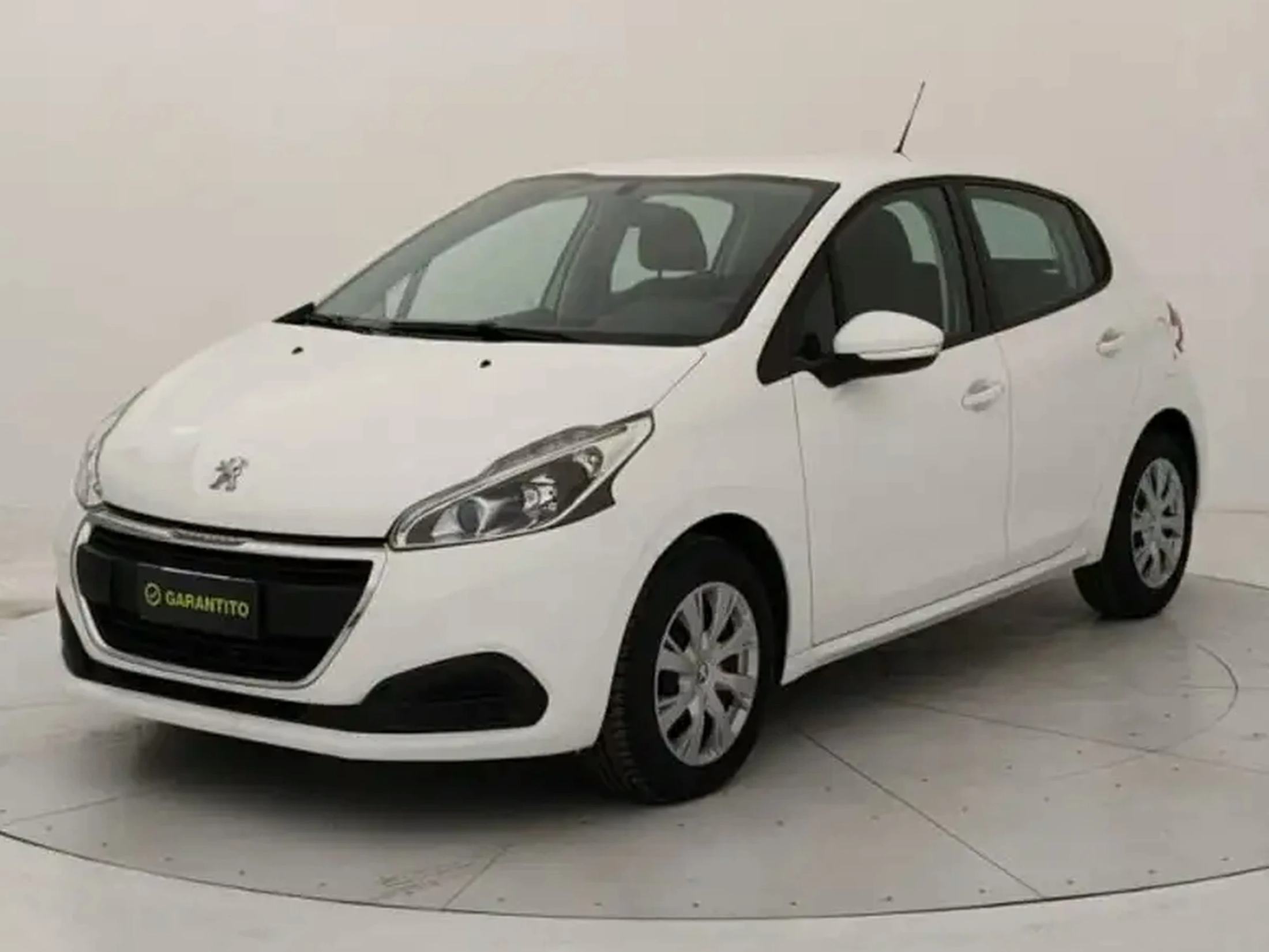 Peugeot 208 208
