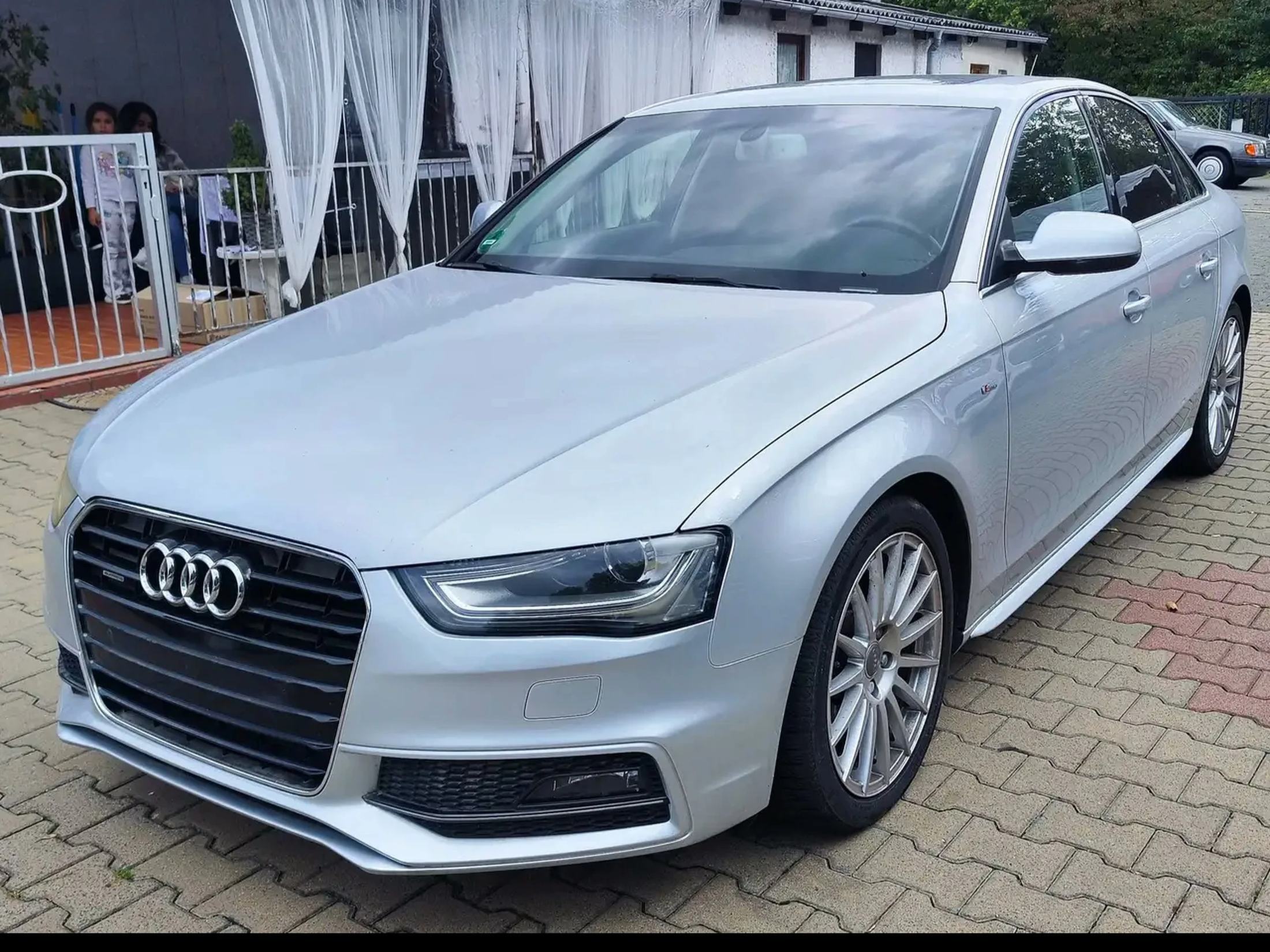 Audi A4 Limousine