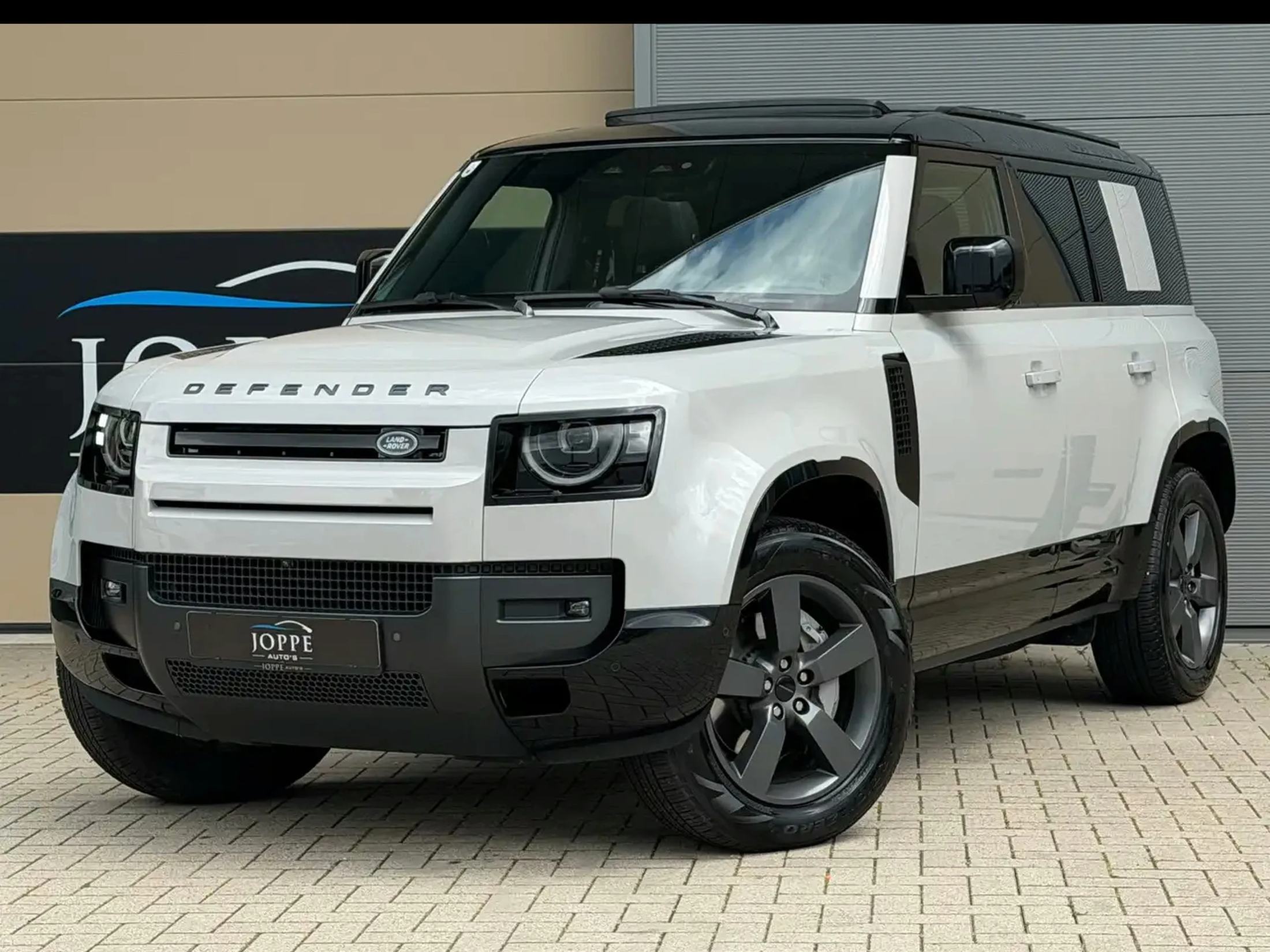 Land Rover Defender 110