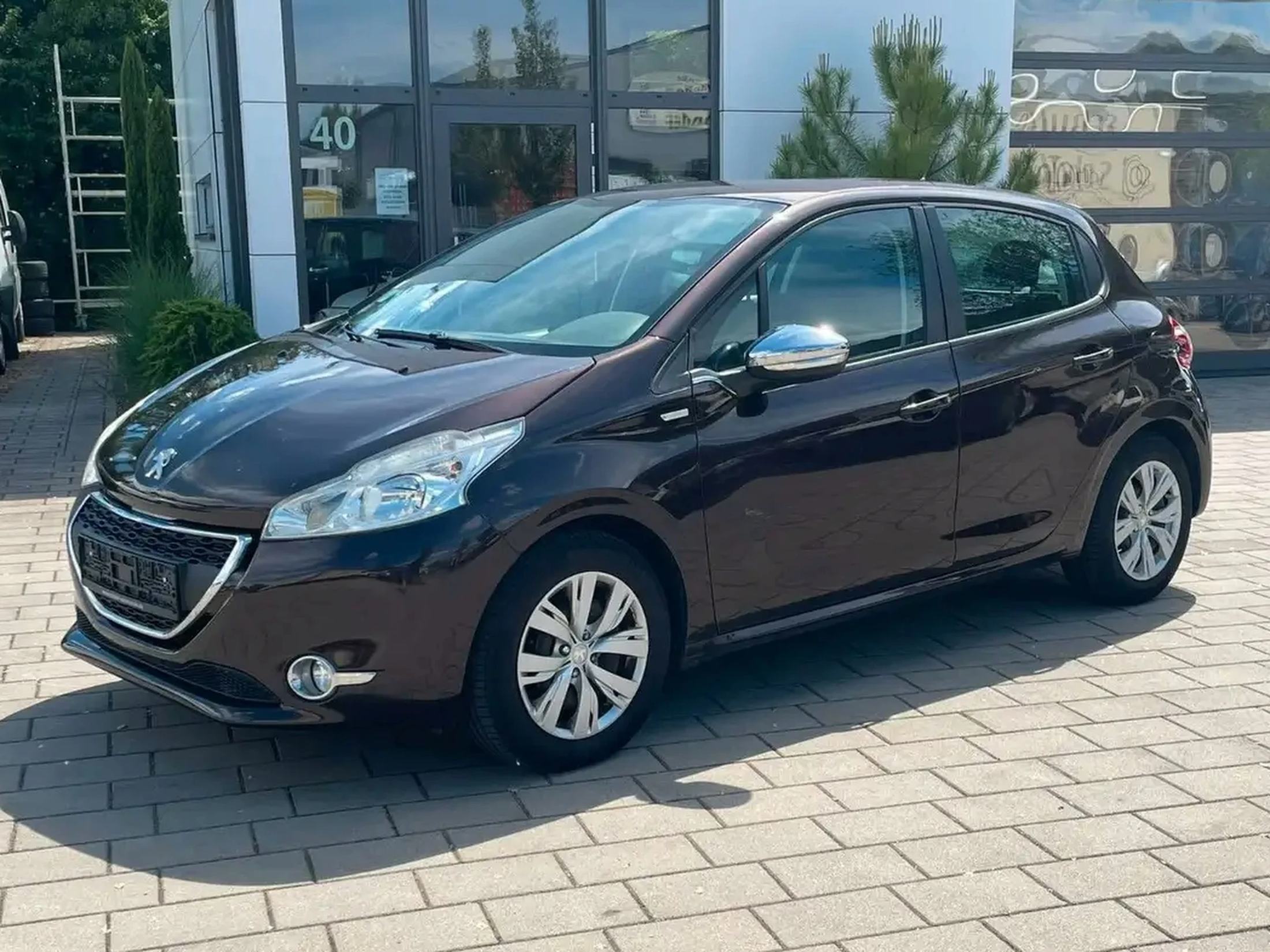 Peugeot 208 208