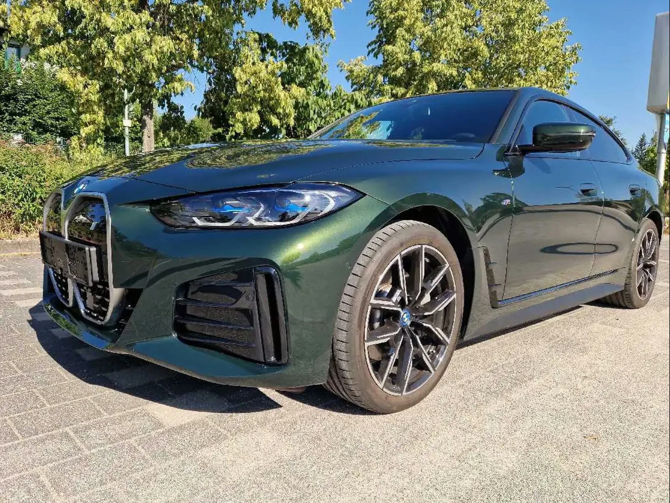 BMW i4