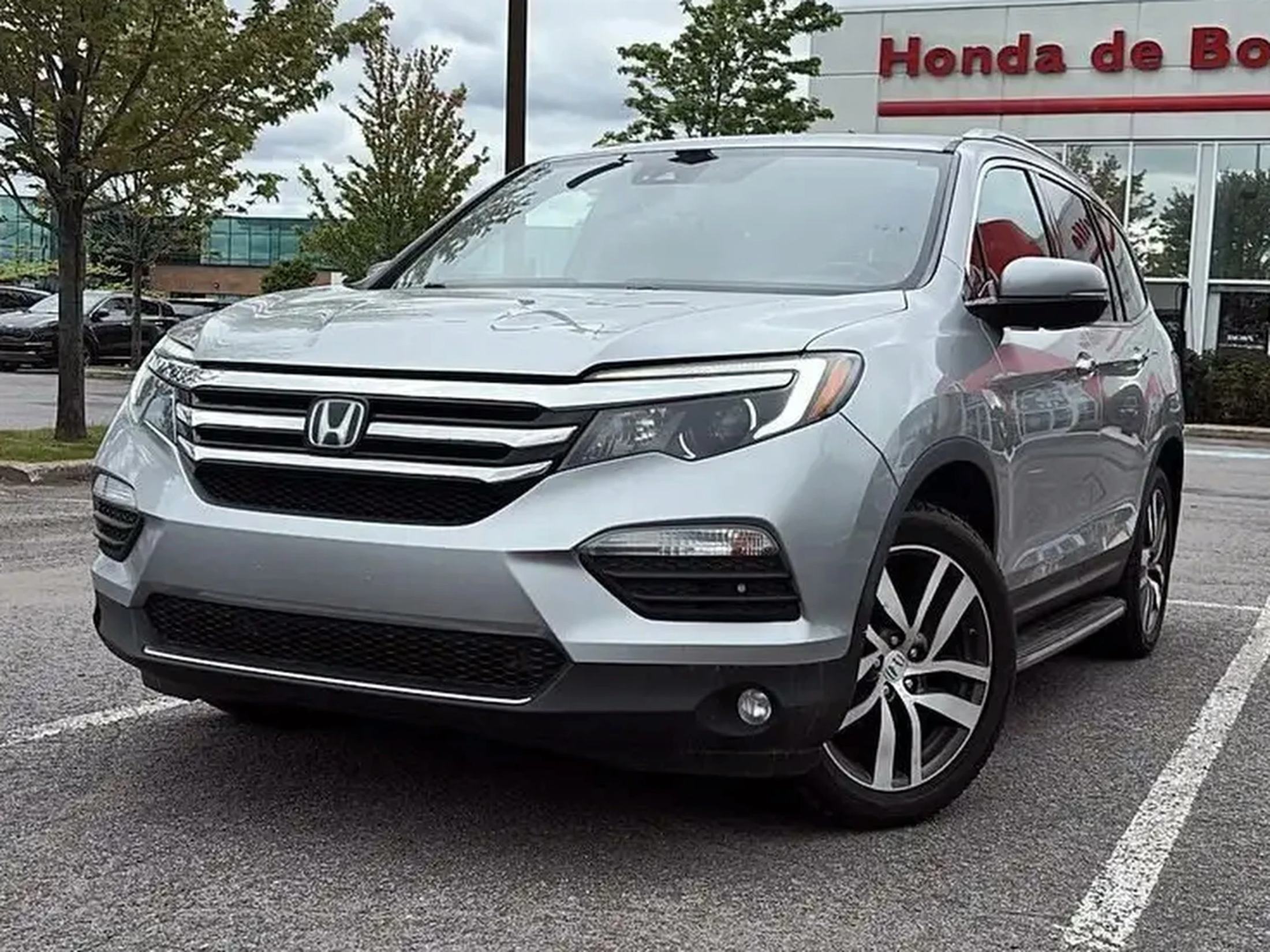 2018 Honda Pilot Touring PANO ROOF, HEATED AND VENTILATED LEATHER,