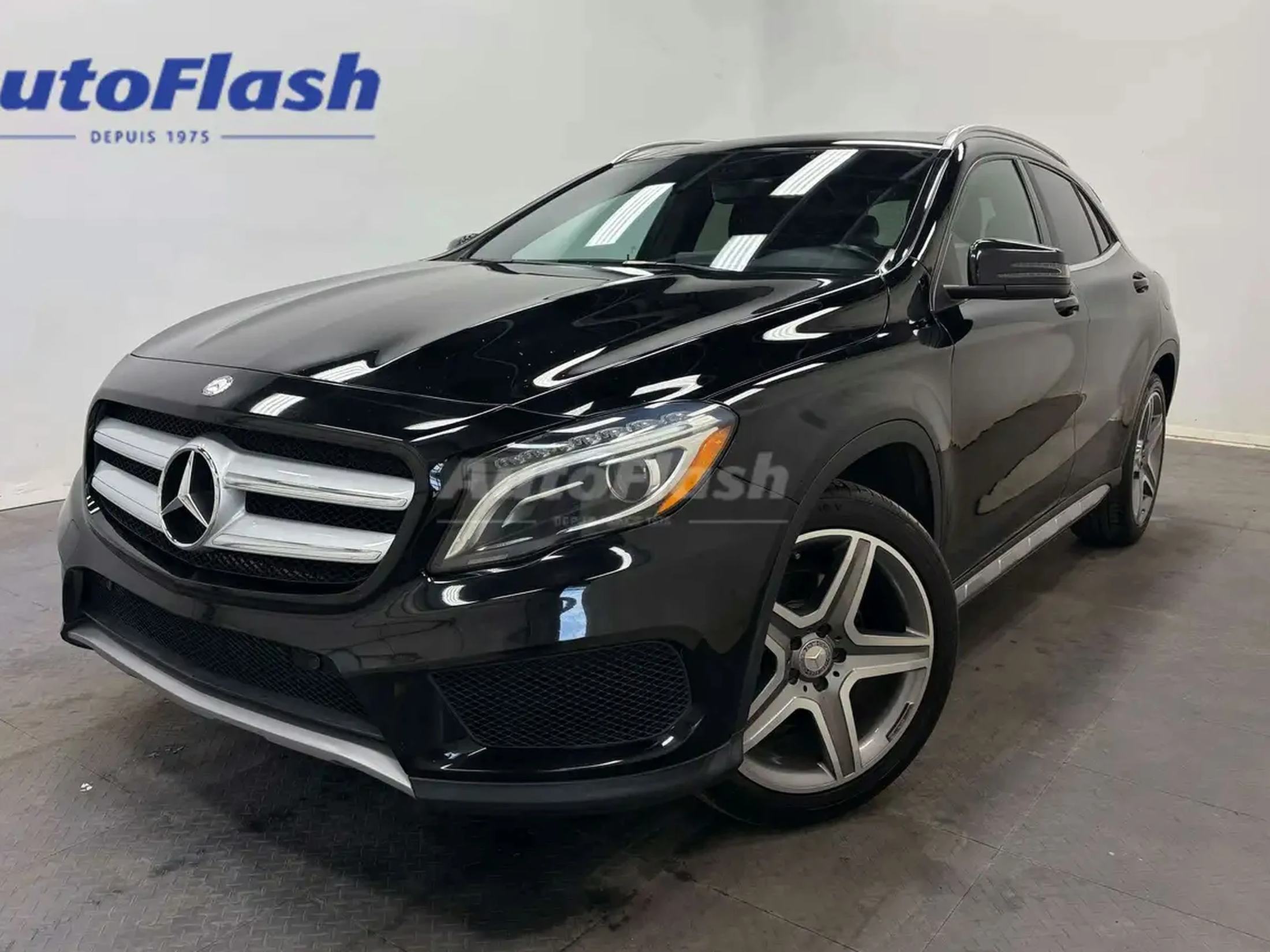 2015 Mercedes-Benz GLA 250 4MATIC, TOIT PANO, CUIR, SIEGES CHAUFFANTS