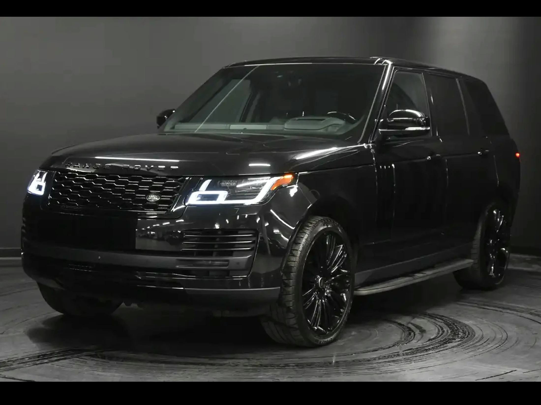 2018 Land Rover Range Rover V8 Supercharged SWB