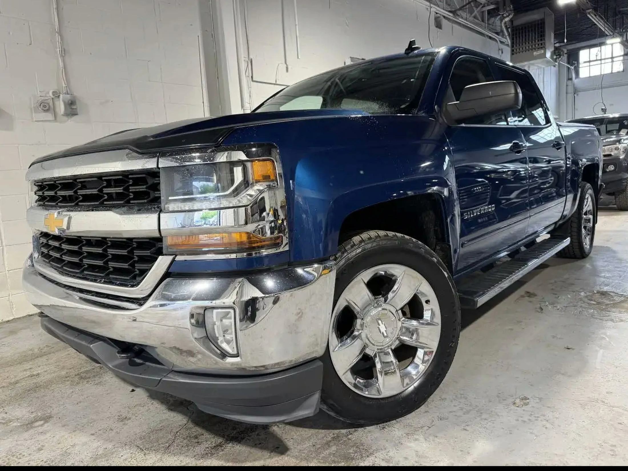 2018 Chevrolet Silverado 1500 4WD Crew Cab 143.5 LT w-1LT