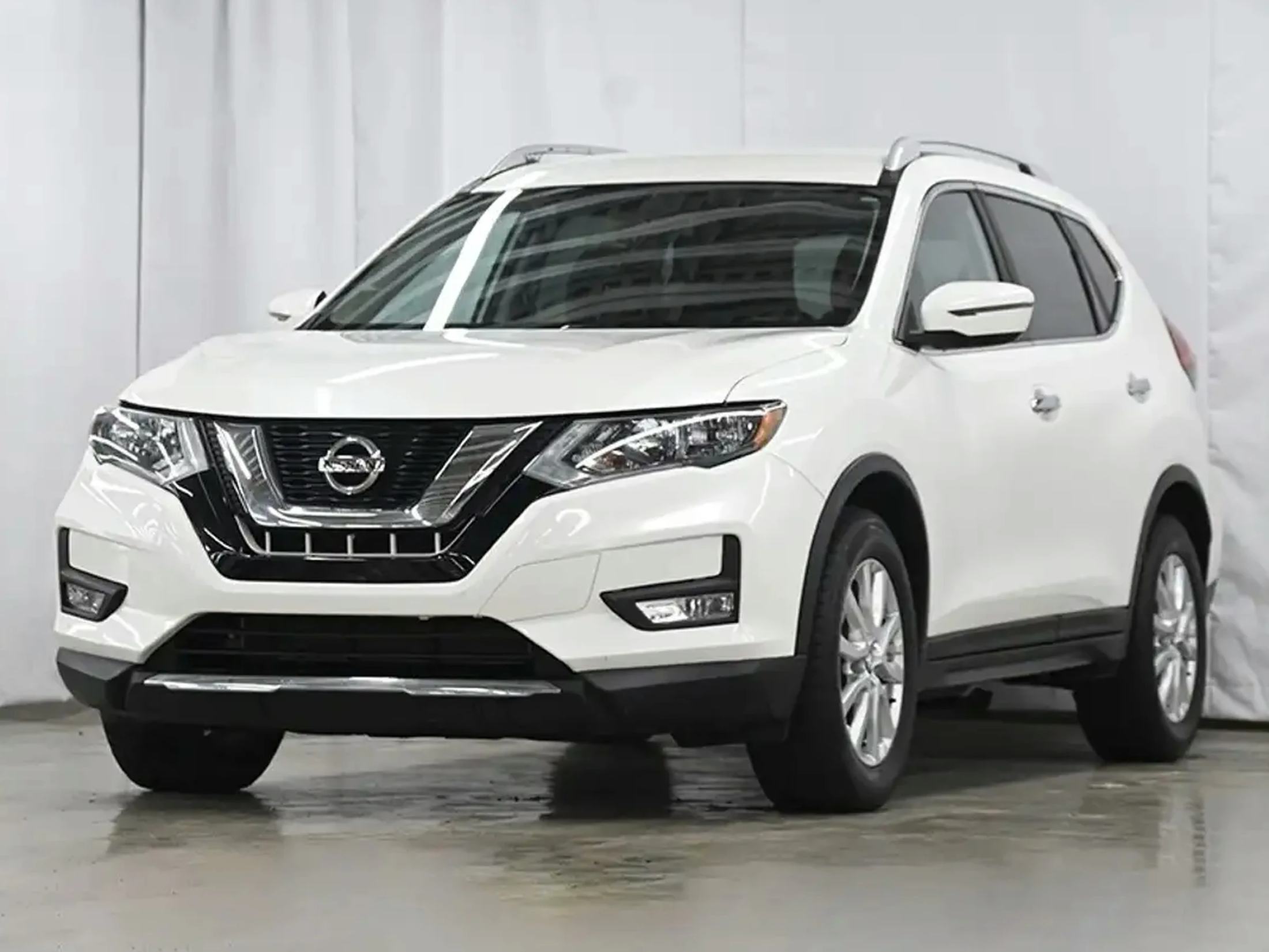 2017 Nissan Rogue SV FWD LOW KM + REMOTE STARTER