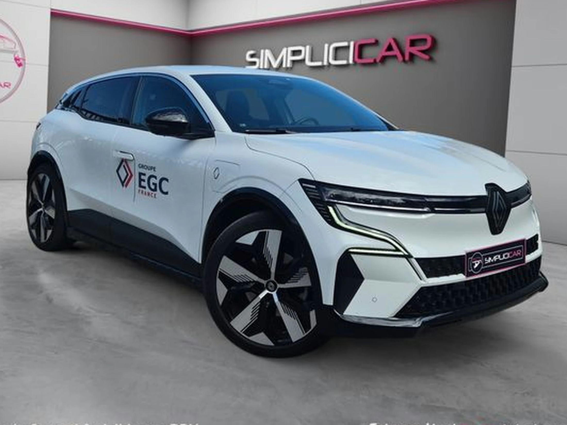 RENAULT MEGANE V E-TECH EV60 220 SUPERCHARGE TECHNO 220Ch Grand Ecran Volant + Sièges chauffants Garantie 12 mois