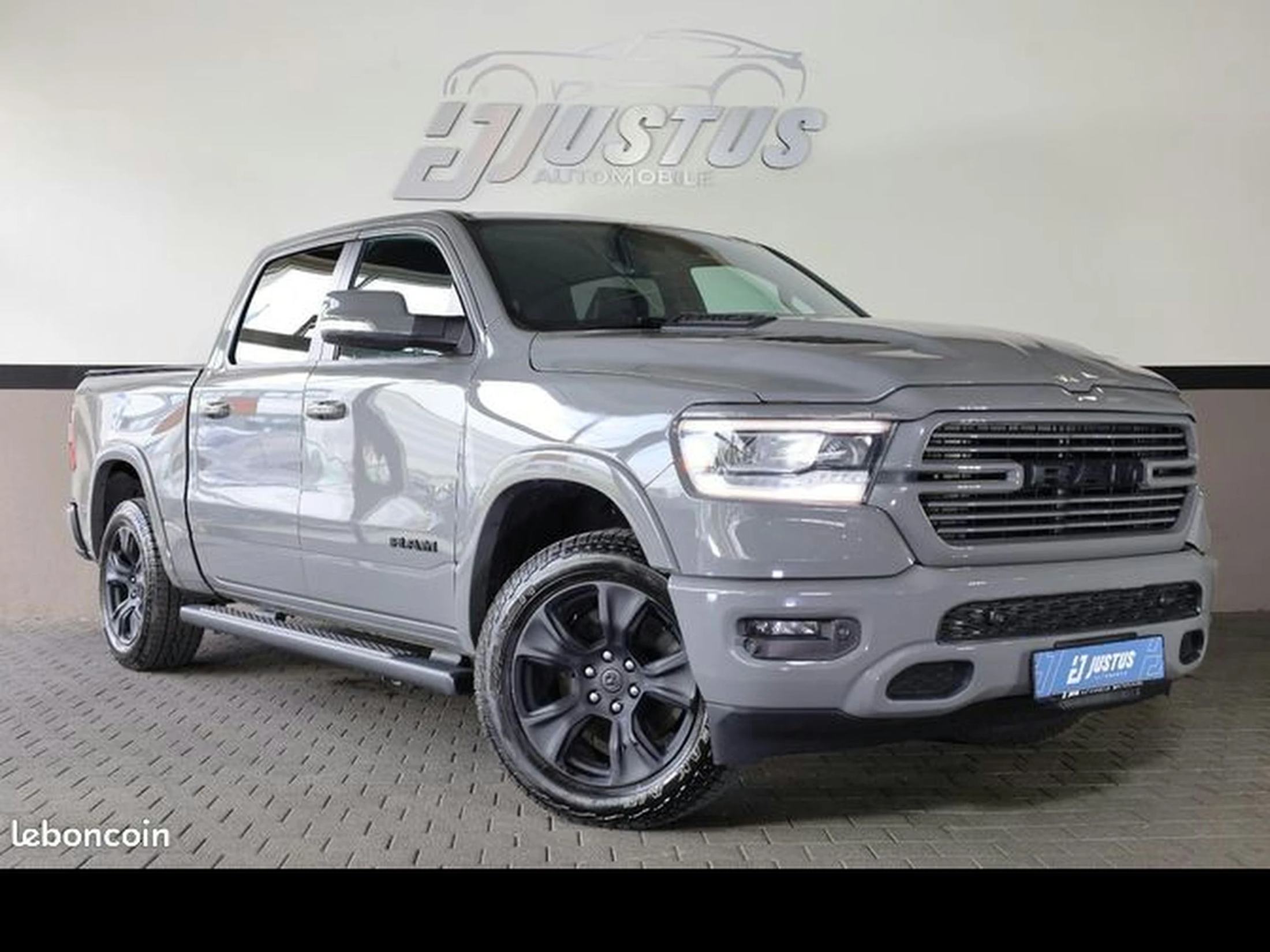 Dodge RAM 1500 Laramie 5.7 V8 HEMI 401 ch 4x4 – Alpine – Caméras – Attelage – 7 200 km