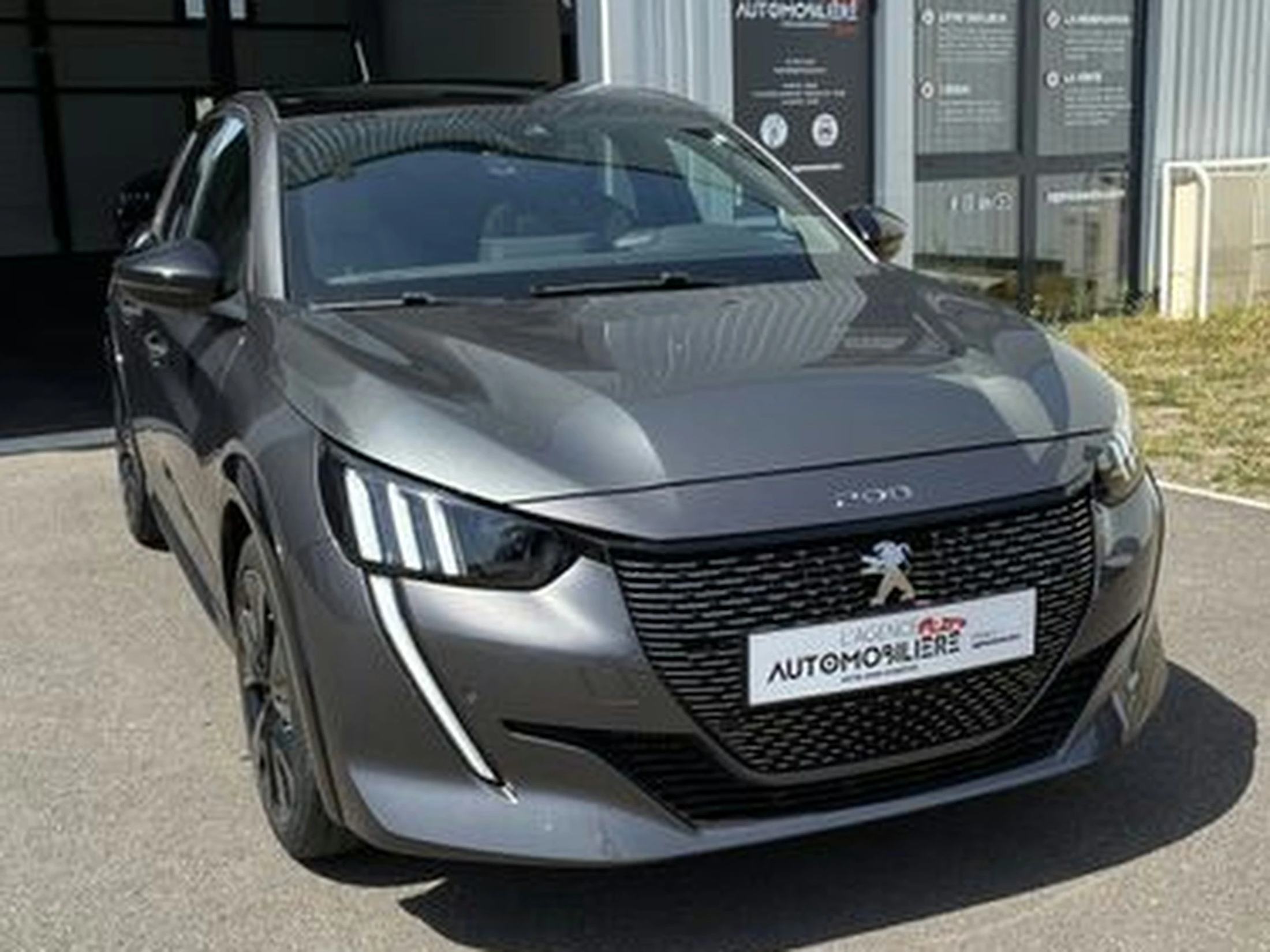 PEUGEOT 208 1.2 GT 100ch S§S EAT8 Garantie CARE 8 ans