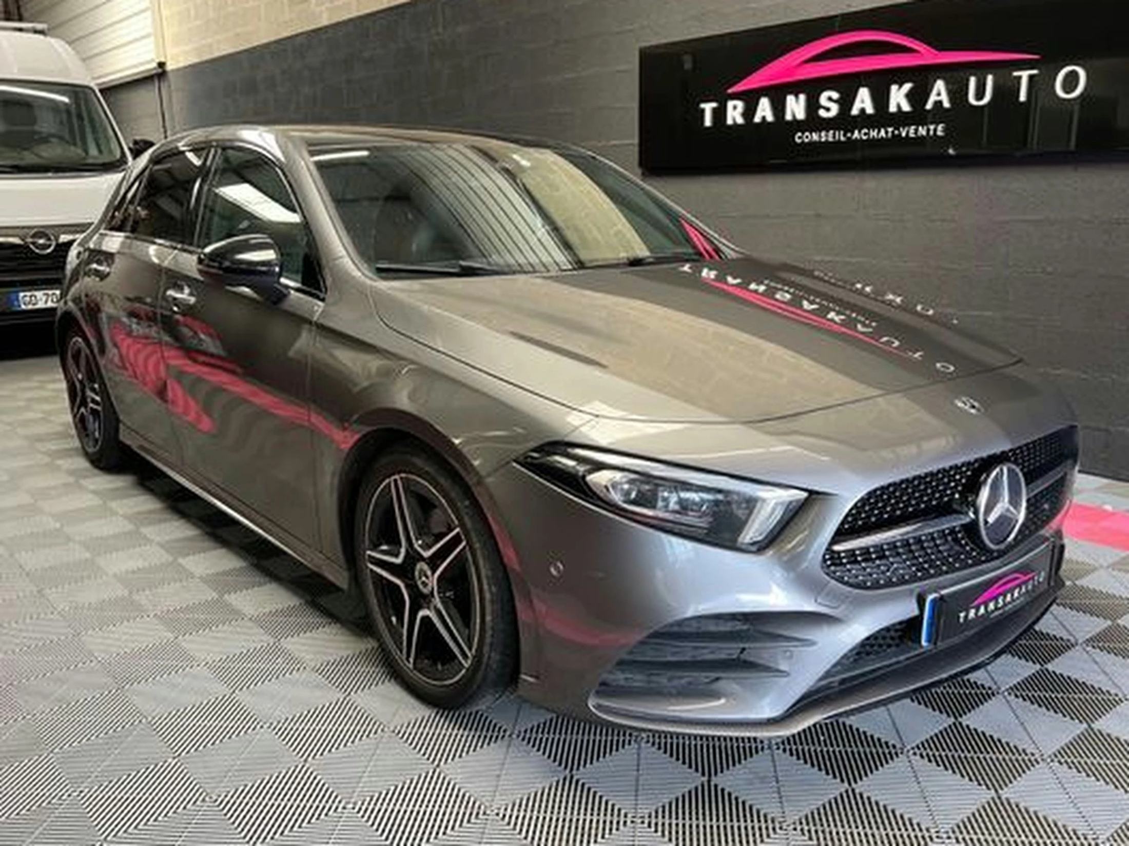 MERCEDES CLASSE A 200d 2.0 150 CV 8G-DCT AMG Line - Caméra de recul - CarPlay - Sièges électriques à mémoire - Su