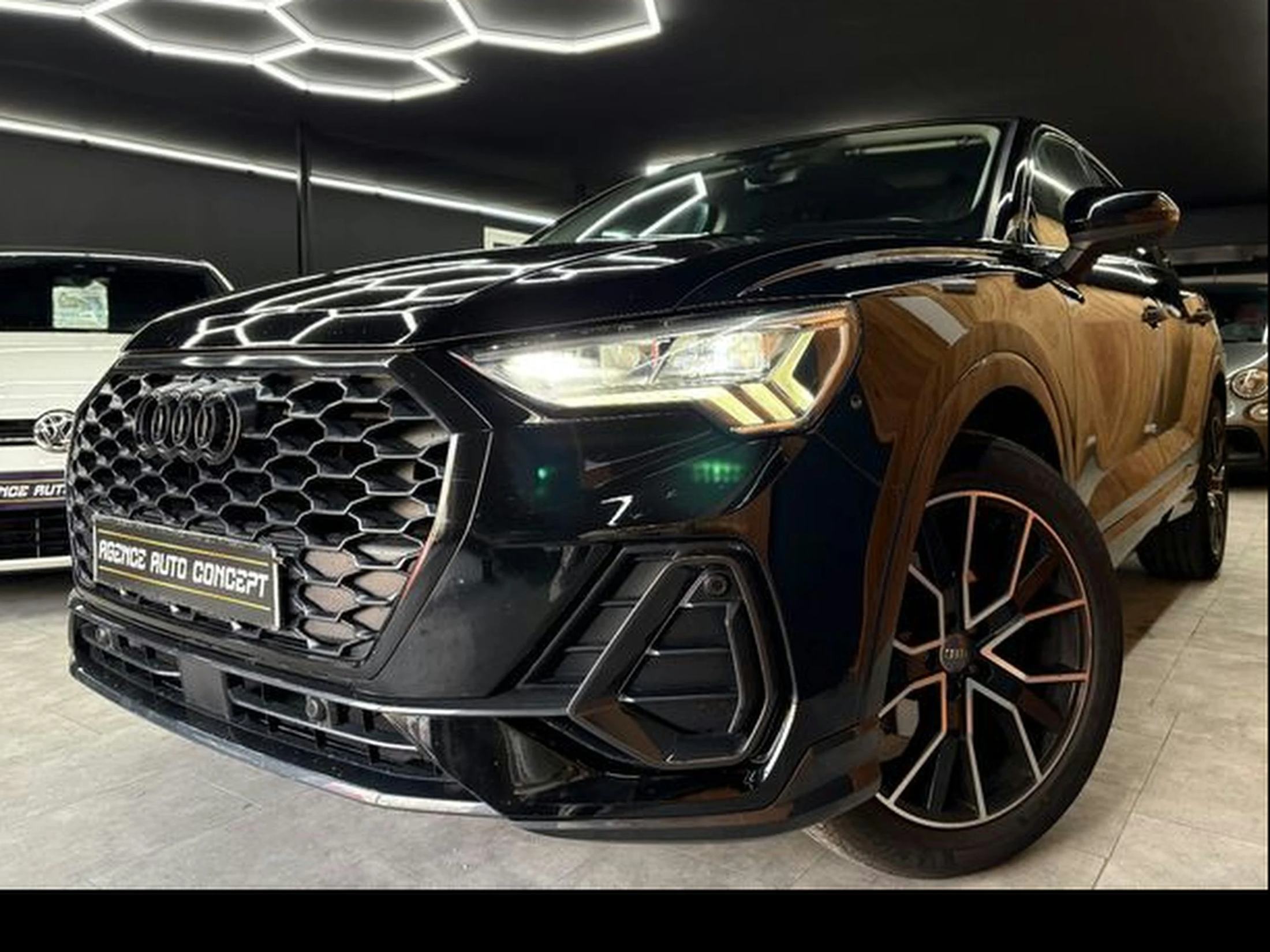 Audi Q3 SPORTBACK 35 TFSI 1.5 150CH BUISNESS LINE S-Tronic + ECLAIRAGE D'AMBIANCE + ENTRETIEN CONSTRUCTEUR + GARANTIE 12 MOIS