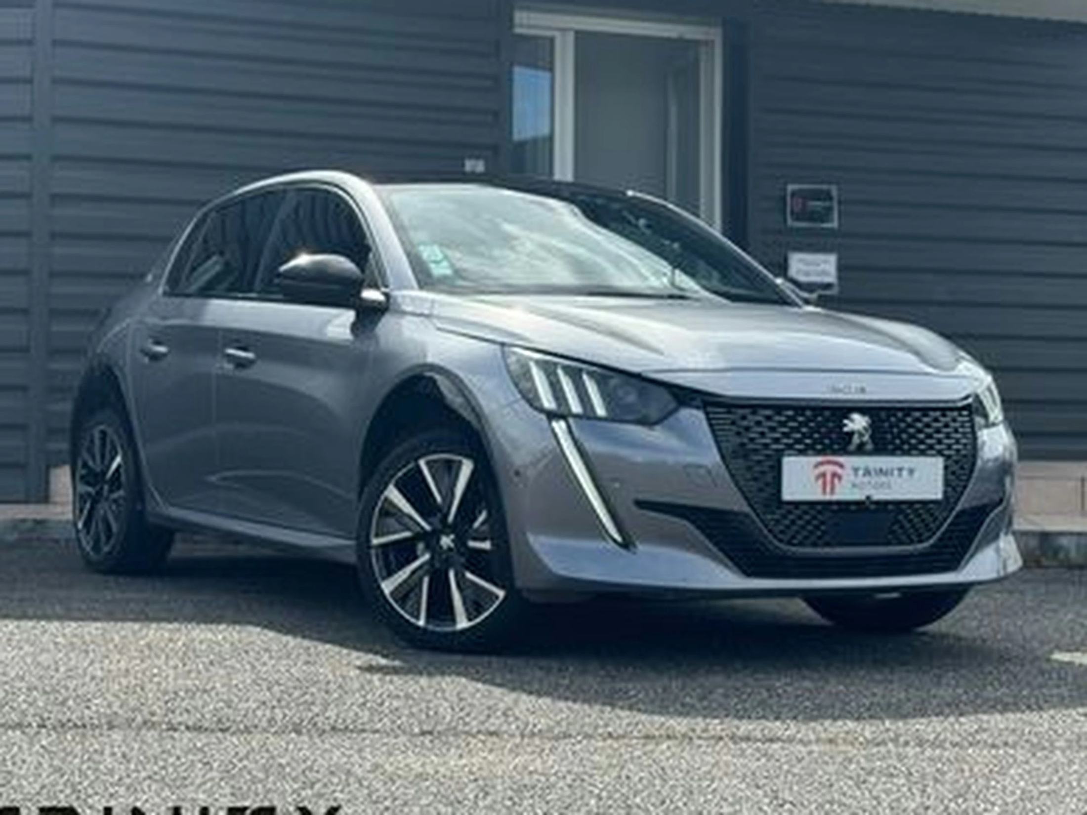 Peugeot 208 II 1.5 BLUEHDI 100CH GT LINE + ATTELAGE + SUIVI COMPLET + GARANTIE 6 MOIS