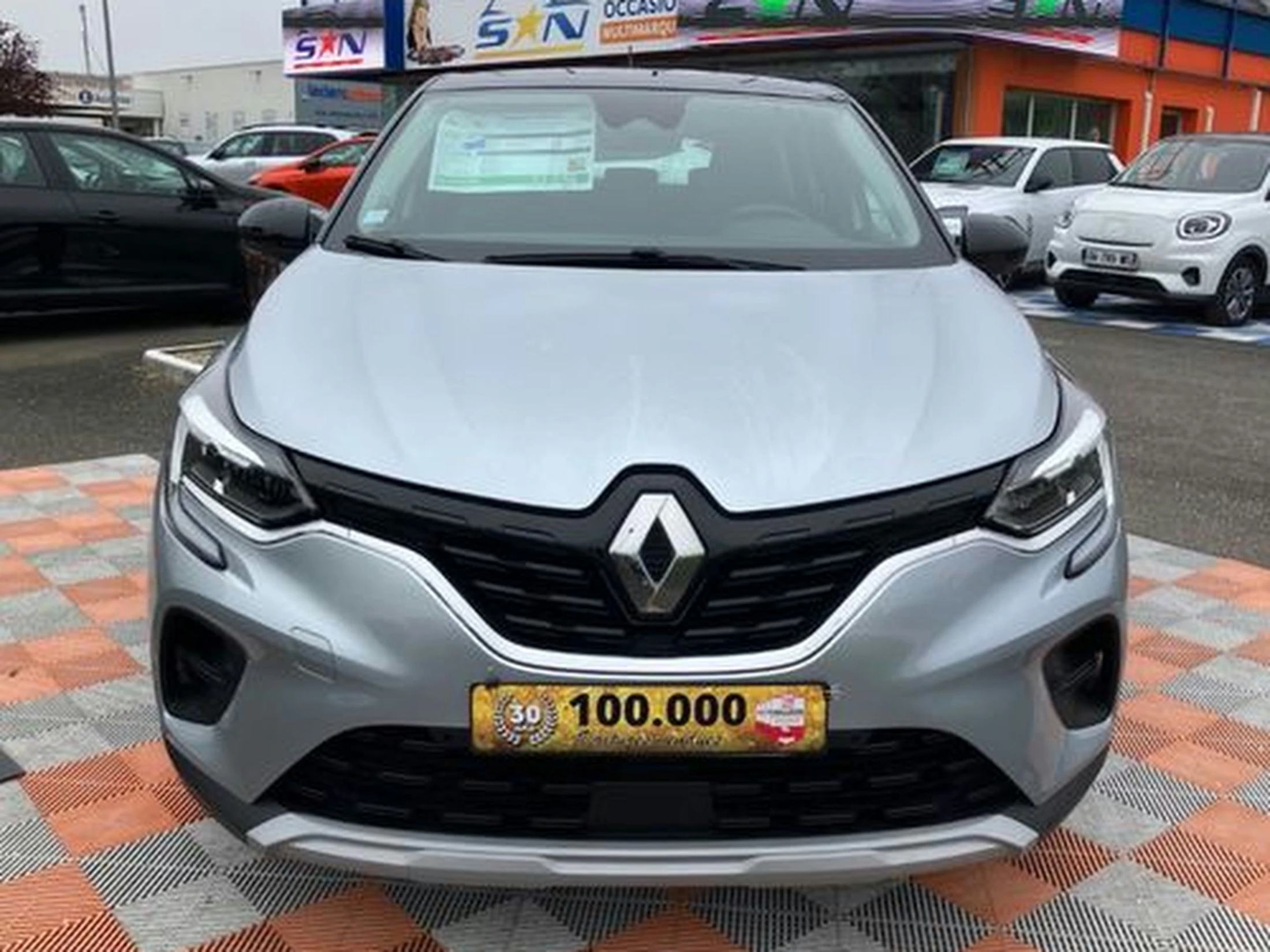 Renault CAPTUR 1.6 E-TECH 145 BUSINESS GPS Caméra Clim Auto