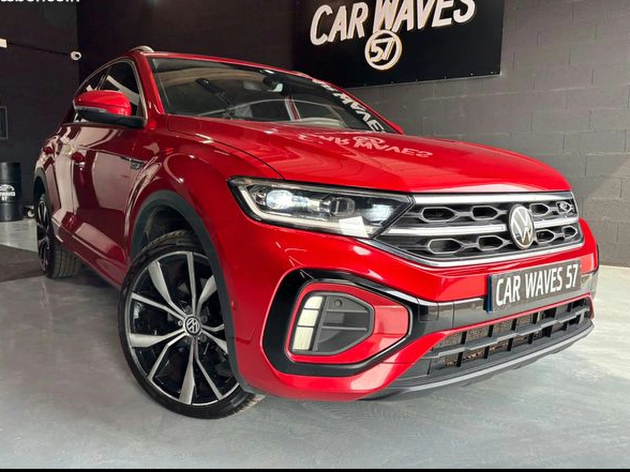 A SAISIR Volkswagen T-ROC phase 2 pack R-line 2.0 Tdi 150ch 1ère MAIN * boite DSG 7 / VIRTUAL COCKPIT / CARPLAY sans fil / régulateur adaptatif / camera ...