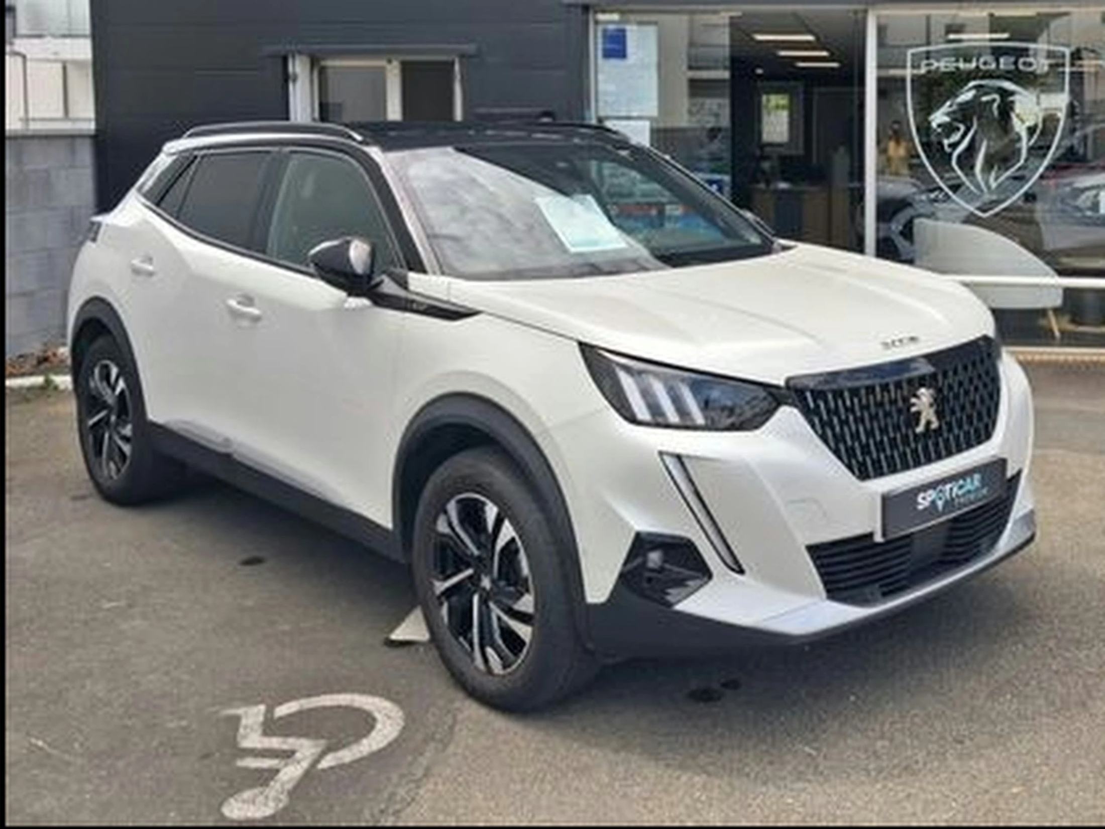 Peugeot 2008 (2) PureTech 130 EAT8 GT