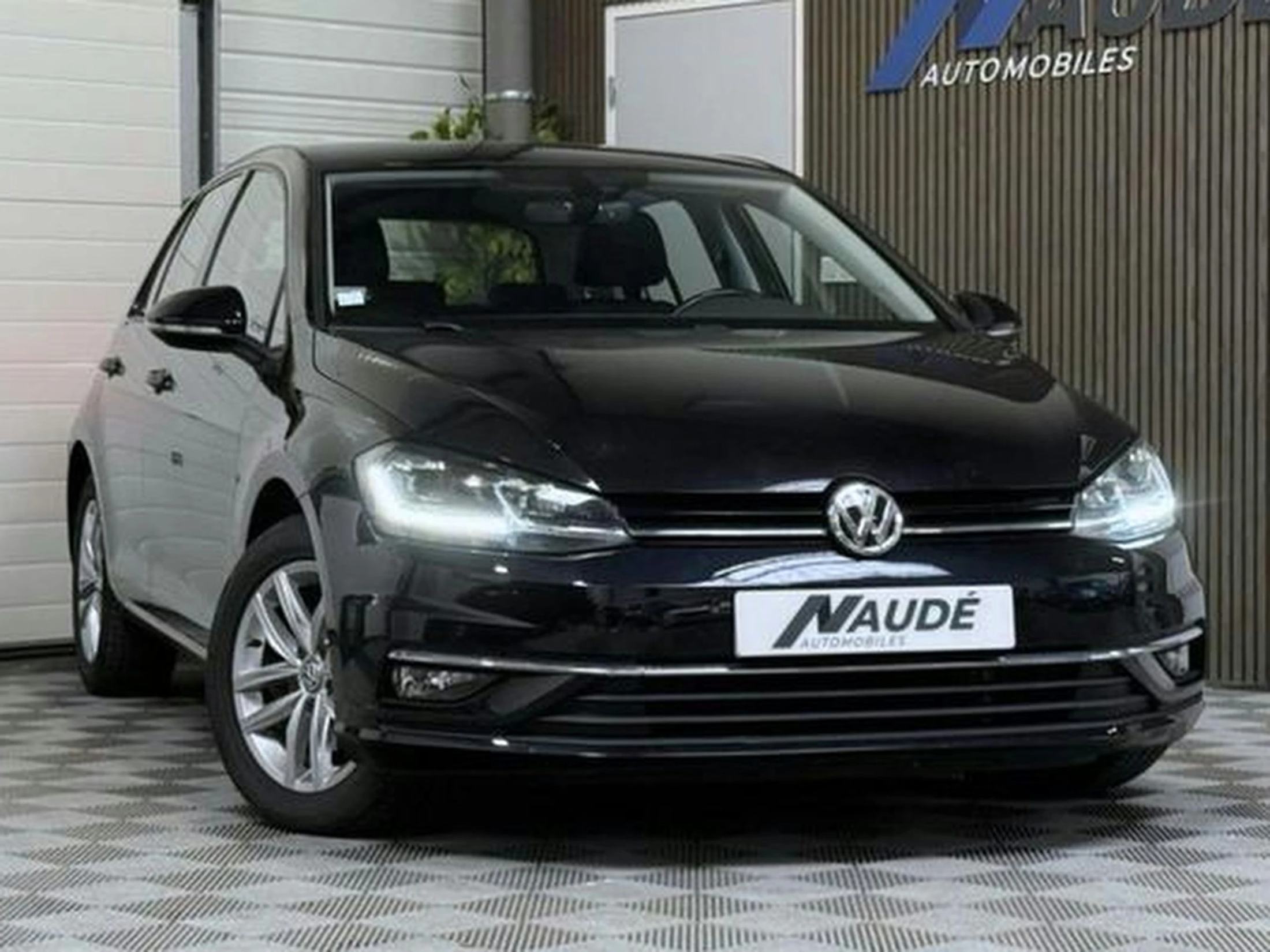 VOLKSWAGEN GOLF 7 (VII) 2.0 TDI CR 150 CH DSG 7 Carat