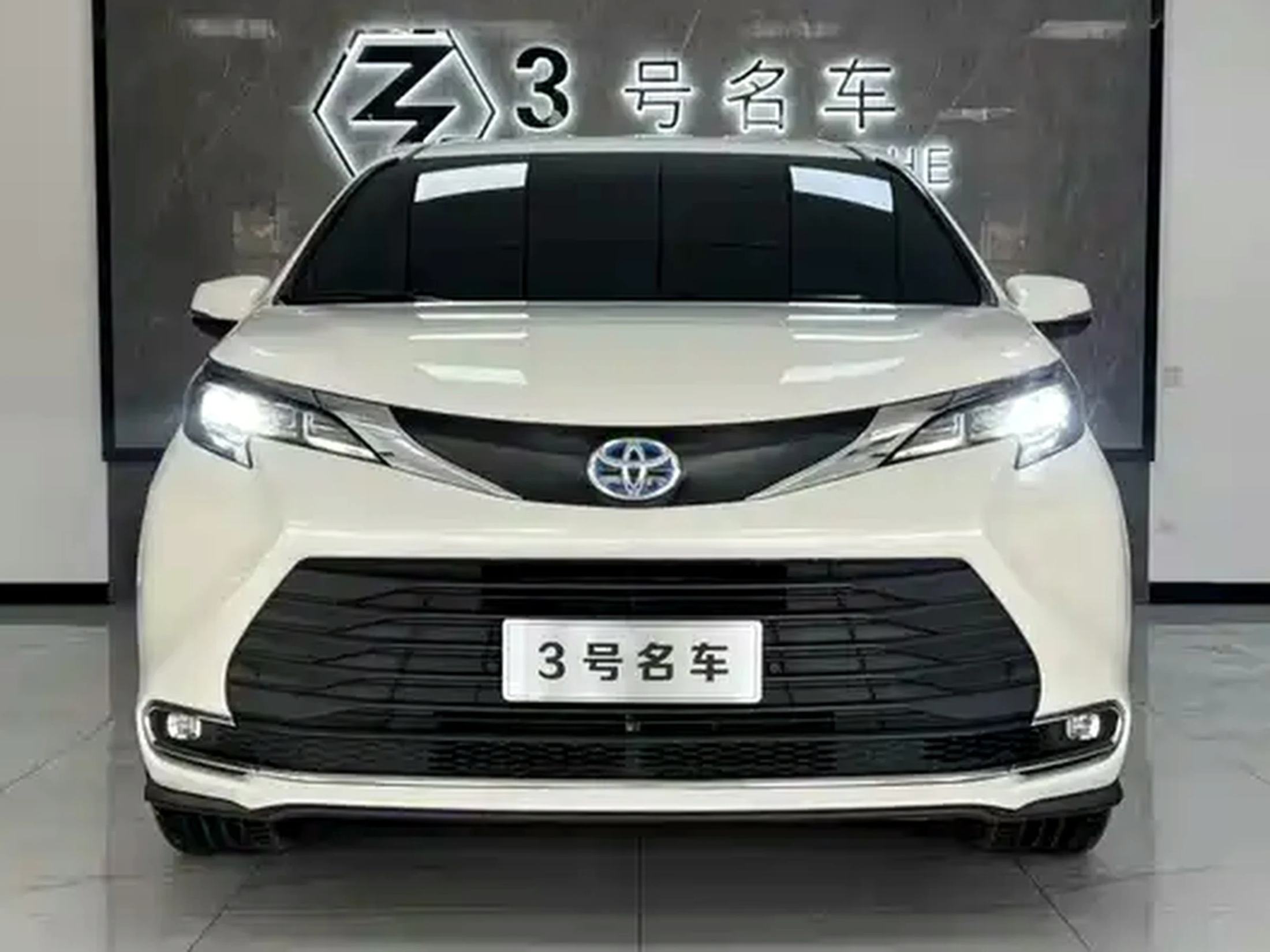 Toyota SIENNA 2022 2.5L 自动