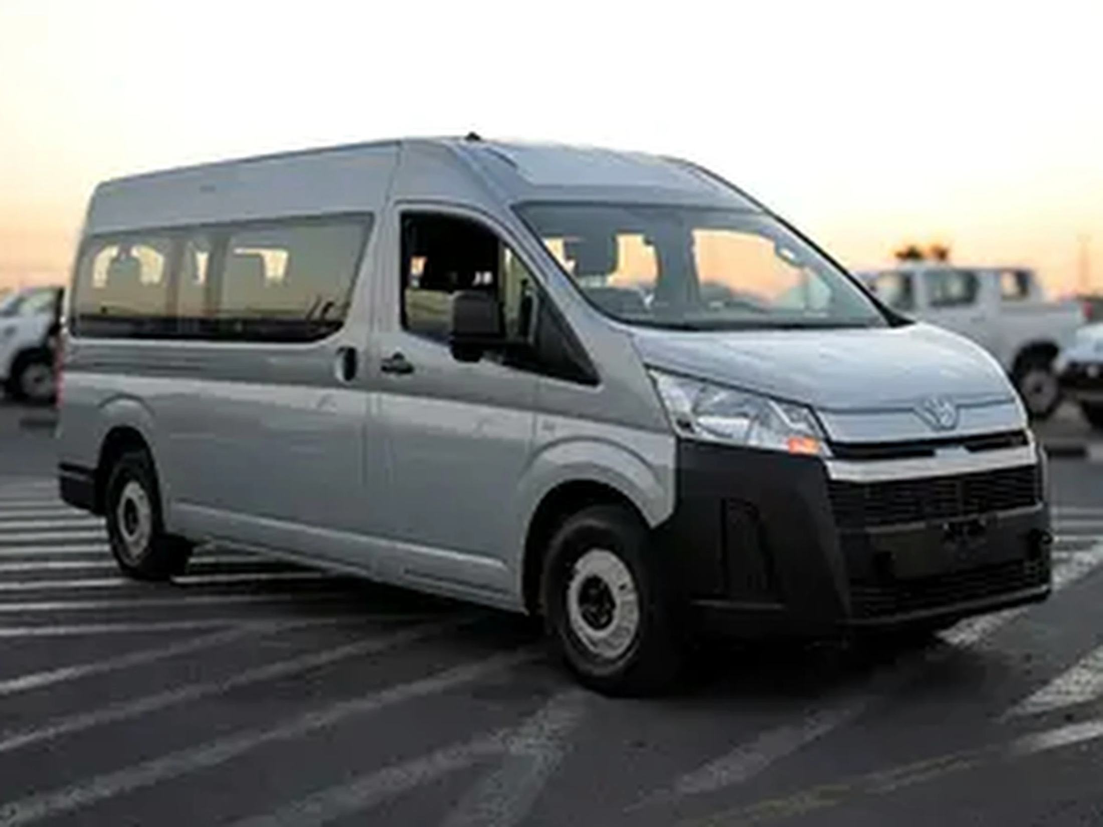 Toyota - Hiace - DLX